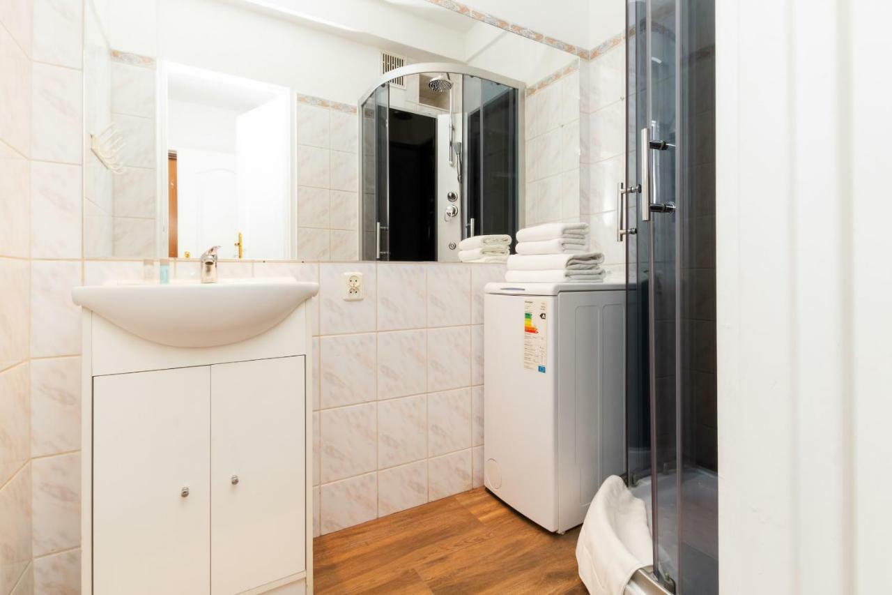 Apartments Gdansk Dworska By Noclegi Renters Esterno foto